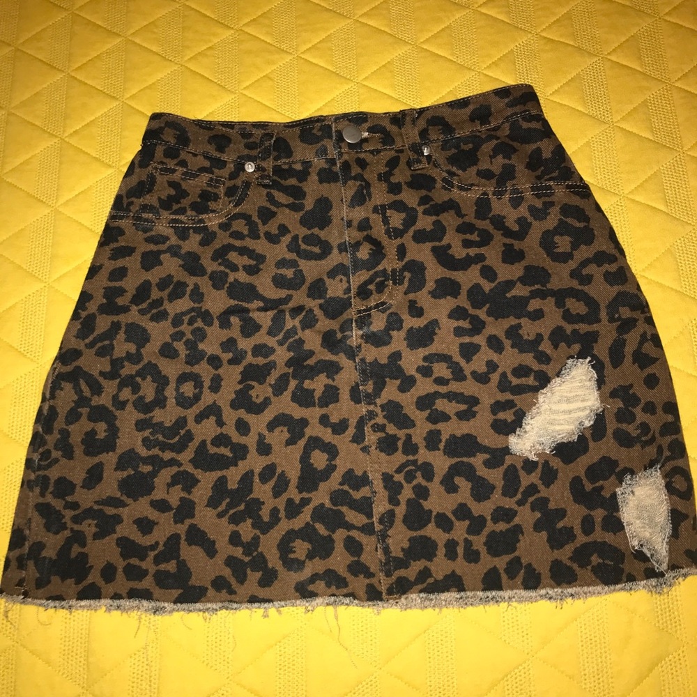 Leopard print skirt